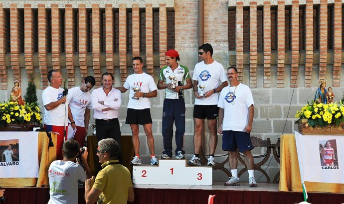 Fermín Cacho entrega los premios de la I Carrera Subida a Torreciudad