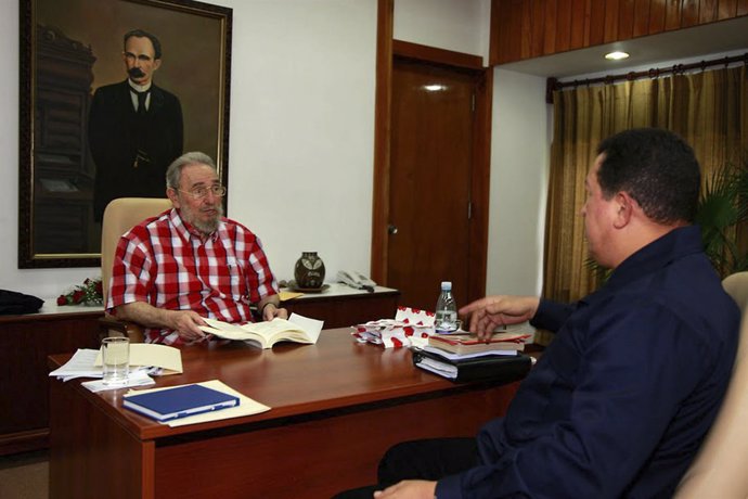 presidente de Venezuela, Hugo Chávez, y el líder cubano Fidel Castro