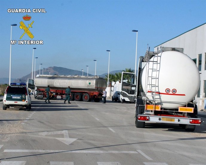 Uno de los camiones cisternas intervenido