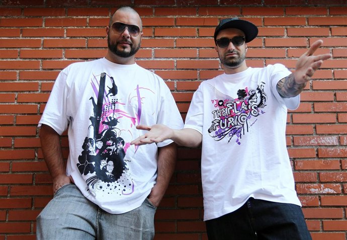 El artista sevillano Toteking y su Dj Randy