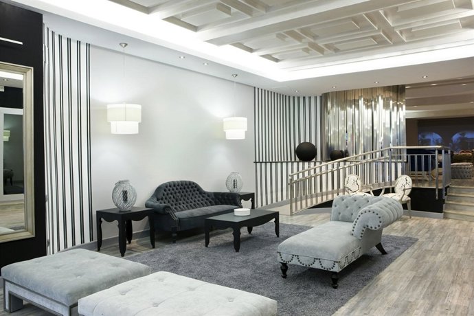 Hall del nuevo Hotel Medium Virgen de los Reyes