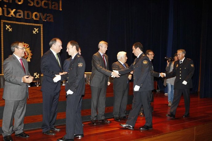 FOTOS RUEDA ACTO ENTREGA MEDALLAS POLICIA VIGO