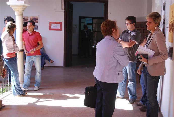 Alumnos de los cursos de la UPO en Carmona (Sevilla)