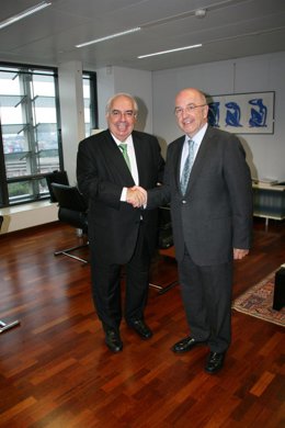 Areces y Almunia en Bruselas