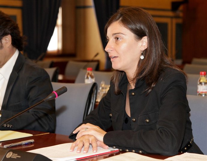 Pilar Navarro durante su intervención en la comisión