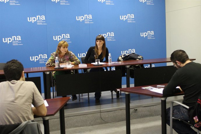 Inés Olaizola, a la izquerda, y Paz Francés, durante la presentación de las jorn