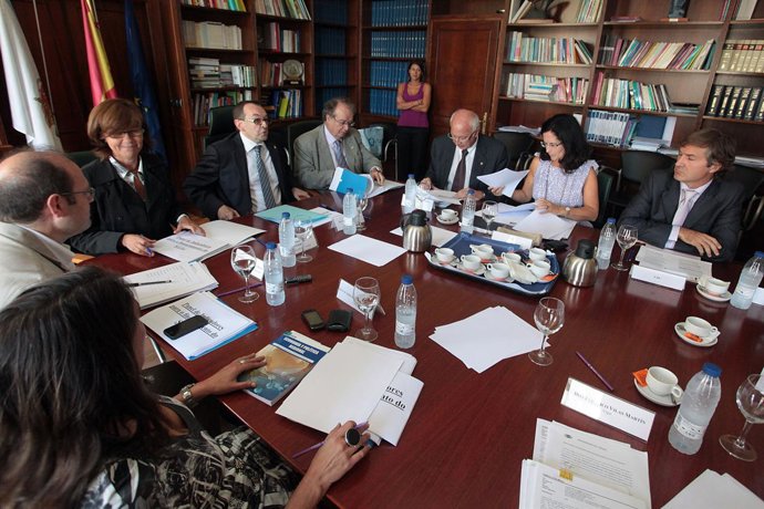 Reunión de la comisión de financiación universitaria