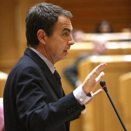 Zapatero en el Pleno del Senado