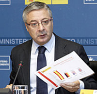 Blanco dice que el protocolo de implantación del AVE en Ourense no se ha firmado al no haber acuerdo sobre los costes