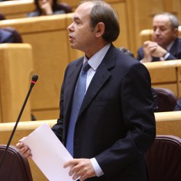 Pío García Escudero interpela a Zapatero en el Senado