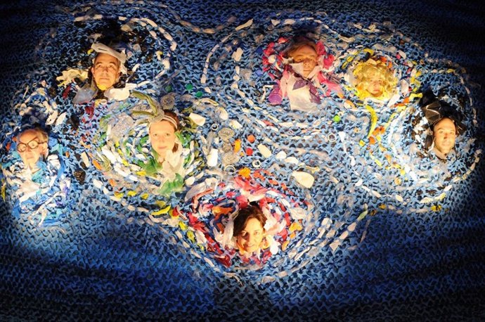 Nota Y Fotos "ISLANDS" OFRECE LA ÚLTIMA FUNCIÓN EN TENERIFE