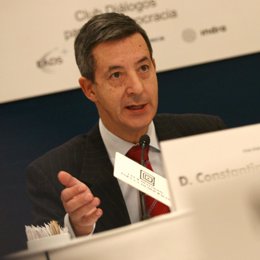 secretario de Estado de Defensa, Constantino Méndez