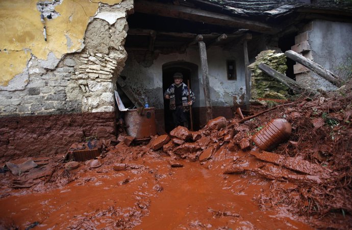 Vertido de lodo rojo en Hungría