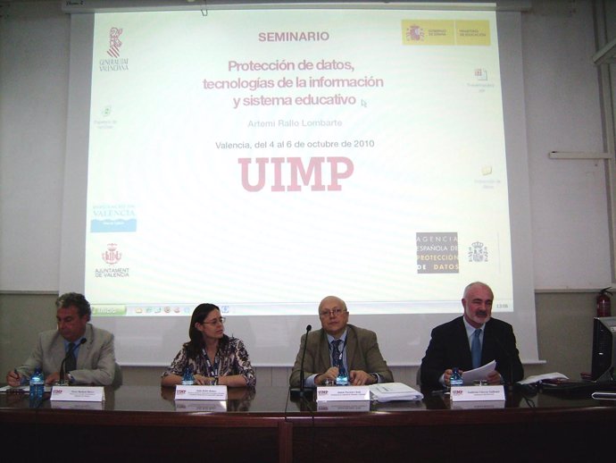 Mesa redonda en la UIMP de Valencia.