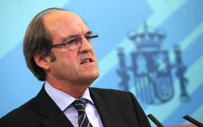 Angel Gabilondo, Ministro de Educación