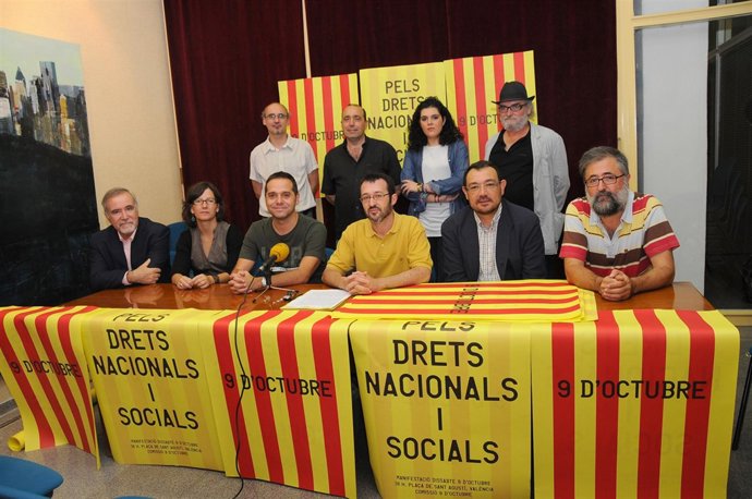 07/10/2010. Roda de premsa de presentació de la manifestació del 9 d'Octubre, a 