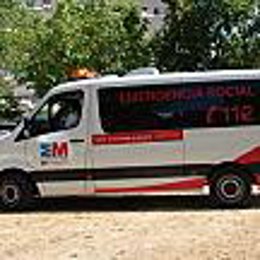 Un coche de Emergencia Social