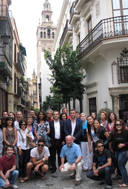 Grupo de jóvenes estudiantes del Instituto Cervantes
