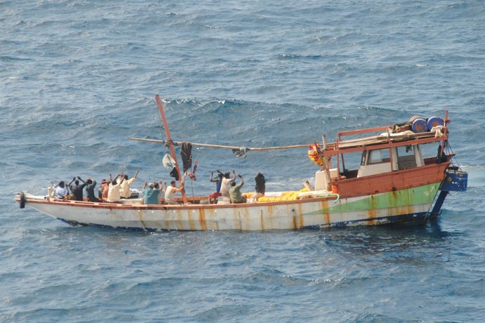Pesquero keniata rescatado por la Armada española en aguas de Somalia, en el mar