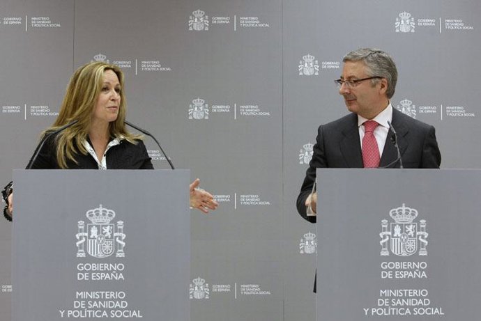 Reunión de Trinidad Jiménez y José Blanco