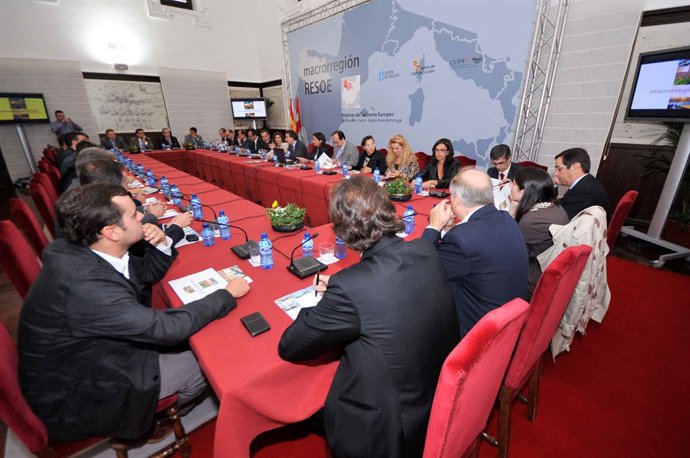 Reunión entre la Junta y los medios de comunicación sobre la Macrorregión.