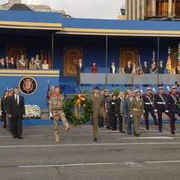 desfile fuerzas armadas dia fiesta nacional
