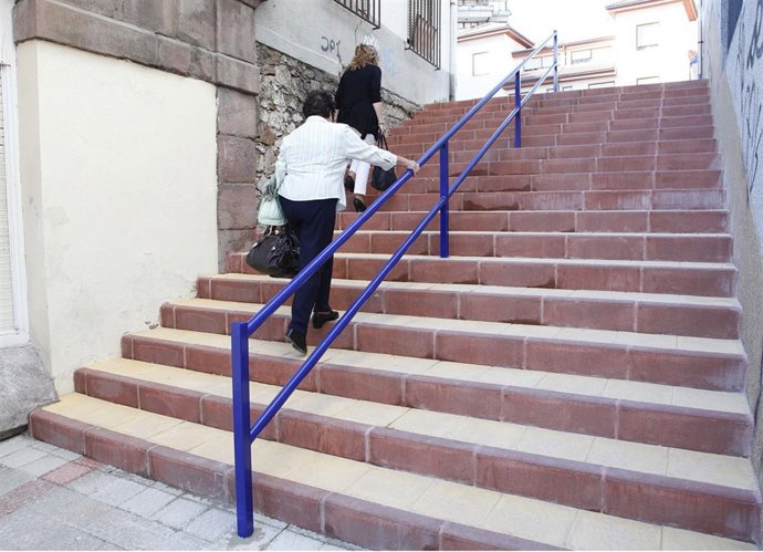 ESCALERAS PERINES