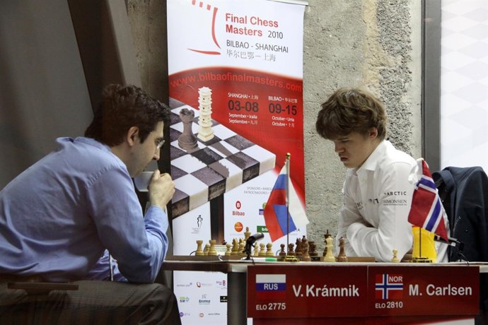 Kramnik lidera la Final de Maestros