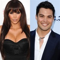 Kim Kardashian sale con un Power Ranger