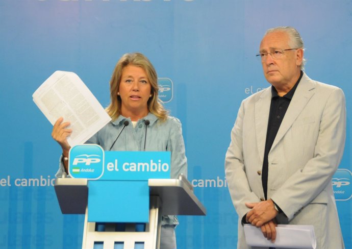 Muñoz Y Raynaud Hoy Durante De La Rueda De Prensa En La Sede Del PP Andaluz