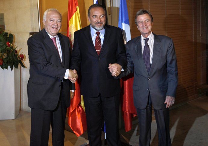 ministro de Exteriores de Israel, Agvidor Lieberman, y sus homólogos de España y