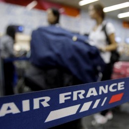 cinta de Air France en el aeropuerto