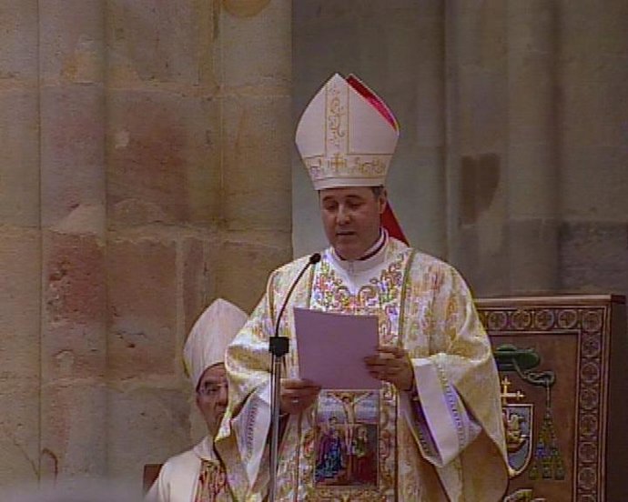 Enviando Por Correo Electrónico: Obispo R1.JPG