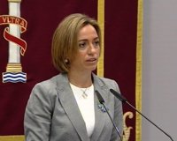 Defensa: Hay menos invitaciones porque "Gallardón puso la estatua de Colón"