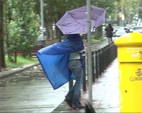 Barcelona desactiva el plan de emergencias por fuertes vientos