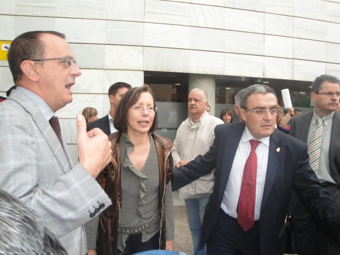 Tura abucheada en Lleida