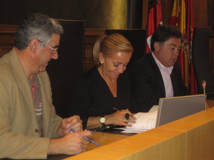 Carrasco, durante la firma del convenio.