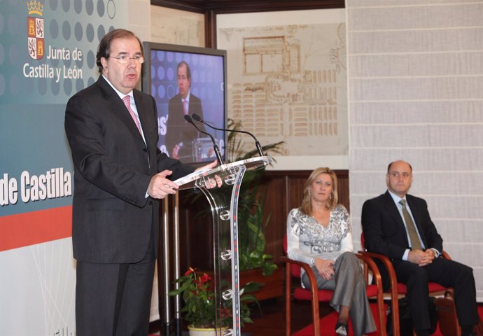 Herrera durante la presentación del proyecto de presupuestos para 2011.