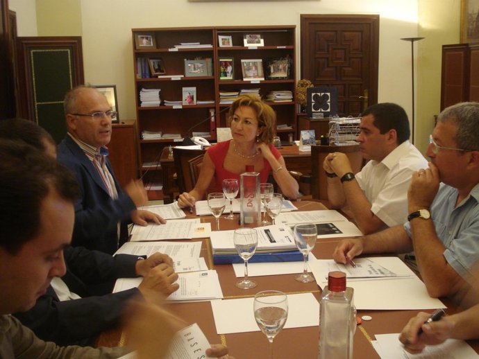 NP Y FOTO. EL CONSEJO SOCIAL DE LA US Y EL AYUNTAMIENTO DE SEVILLA ENTREGARÁN LA