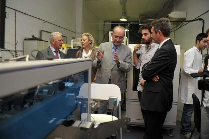 De la Torre visita la ampliación de la incubadora Promálaga I+D