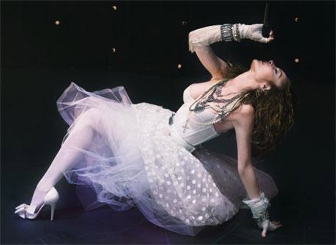 Lindsay Lohan se disfraza de Madonna para la revista Glamour
