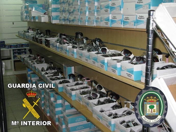 Imagen del material falsificado incautado por la Guardia Civil