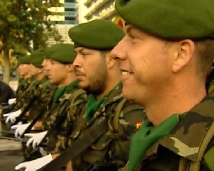 La crisis afecta el desfile del 12 de Octubre