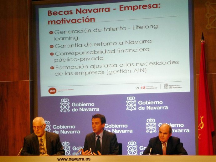 Guy Vanver, Juan Franco y Francisco Arasanz, durante la presentación de las Beca