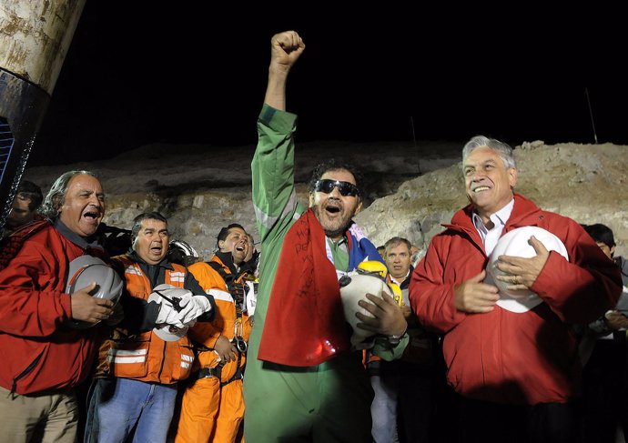 El rescate de los mineros (Luis Urzúa) chilenos ha finalizado