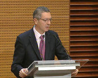 Gallardón aboga por redefinir las competencias porque no se arreglará la situación "con acuerdos bilaterales"