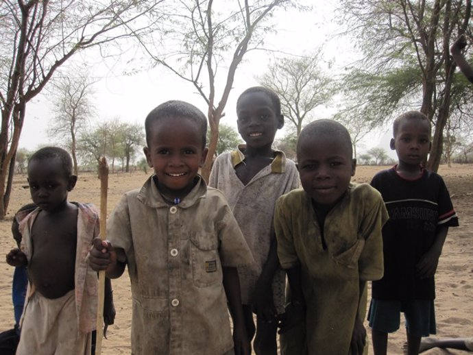 niños en chad africa pobreza