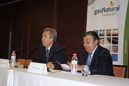 El consejero de Agricultura y Agua, Antonio Cerdá, y el director general de la F
