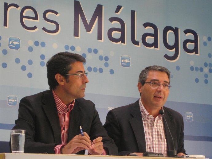 Fernández Tapia y Salado durante la rueda de prensa