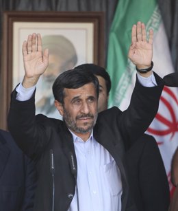 Ahmadineyad da un discurso en la frontera del Líbano con Israel